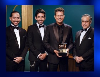 BULOVA celebra a Carlos Vives como persona del año en los Latin Grammy´s®