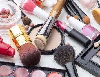 Los adolescentes marcan el ritmo del mercado de belleza en EE.UU.