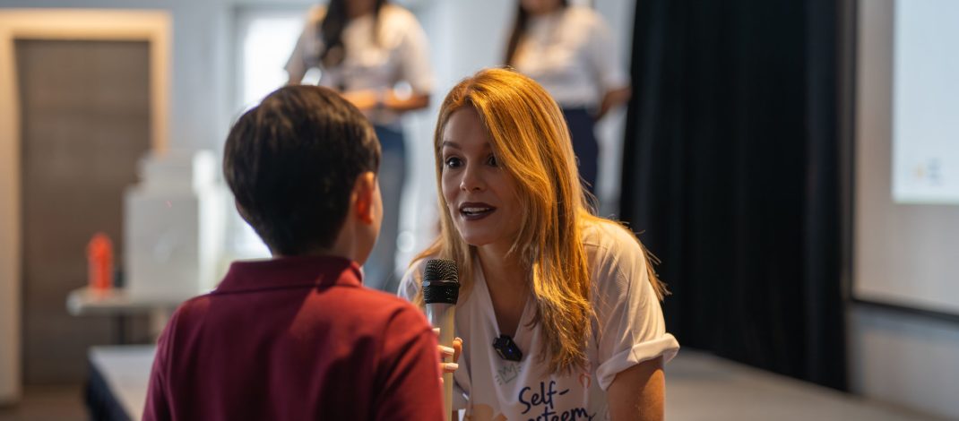 Dove celebra el Día Internacional de la Niña en Panamá con un llamado a cambiar la forma en que las elogiamos