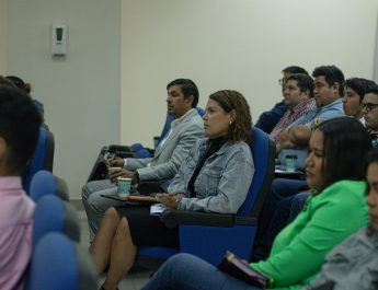 Expertos coinciden en que la Inteligencia Artificial ya esta transformando la logistica y el talento humano en Panama