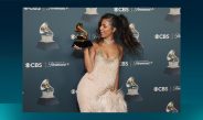 TYLA Y PINKPANTHERESS DESLUMBRAN EN LOS GRAMMY 2026 CON JOYERÍA PERSONALIZADA DE PANDORA