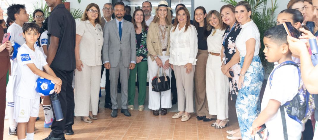 Visita de S.A.R. la Infanta Doña Elena a proyectos de Fundación Mapfre en Panamá