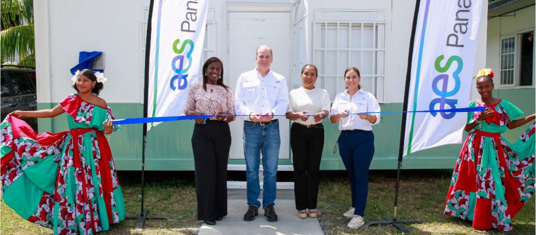 Fundación AES Panamá fortalece la educación en Colón con el Aula de informática “Lucía Spark”