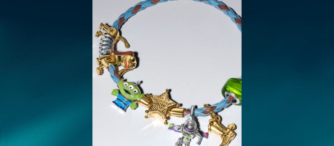 PANDORA CELEBRA LA AMISTAD COMO LA HISTORIA QUE SIEMPRE NOS ACOMPAÑA