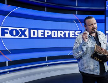 PEPE AGUILAR LE PONE VOZ A MLB