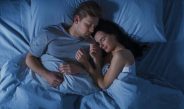 ¿Dormir con alguien que ronca puede afectar tu salud? Un nuevo estudio revela que el descanso también es un asunto de pareja